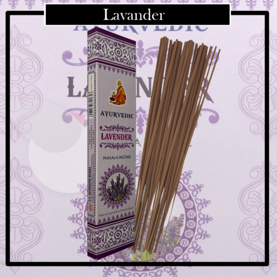 Incienso Natural Ayurvedic es una mezcla de hiervas salvajes medicinales, flores, miel, resinas naturales y aceites aromáticos. Dicha mezcla esta caracterizada por su amplio volumen ayurvedico con las mayores aportaciones medicinales. Incienso Massala indio de alta calidad, compuesto por materias primas naturales y nobles: halmadi, polvo de sándalo blanco y otras hierbas. Excelente fragancia de ambiente, con un marcado aroma que promueve el bienestar y el equilibrio físico, espiritual y mental. Ampliamente utilizado en casas de aromaterapia, esoterismo, misticismo, Yoga, meditación. Especificaciones del producto Aroma: suave y relajante. Ayurvedic, son inciensos elaborados a mano en Bangalore, la capital del incienso de la India. Presentado en estuches decorativos de 18 grms, con una media de entre 15 unidades de varillas. Este incienso tiene una duración de combustión de 25-35 minutos aprox. Para un uso adecuado y correcto, por favor se recomienda el encendido con fosforo, o con una vela natural, con ello conseguimos encontrar todas las propiedades de cada elemento en combustión y una base aromática natural. ( nunca encendido con gas ). Le presentamos una amplia variedad de incensarios adecuados para el uso de inciensos en varillas. Busca el que mas encaje con tu filosofia y tu decoración ( Incensarios & Portainciensos )